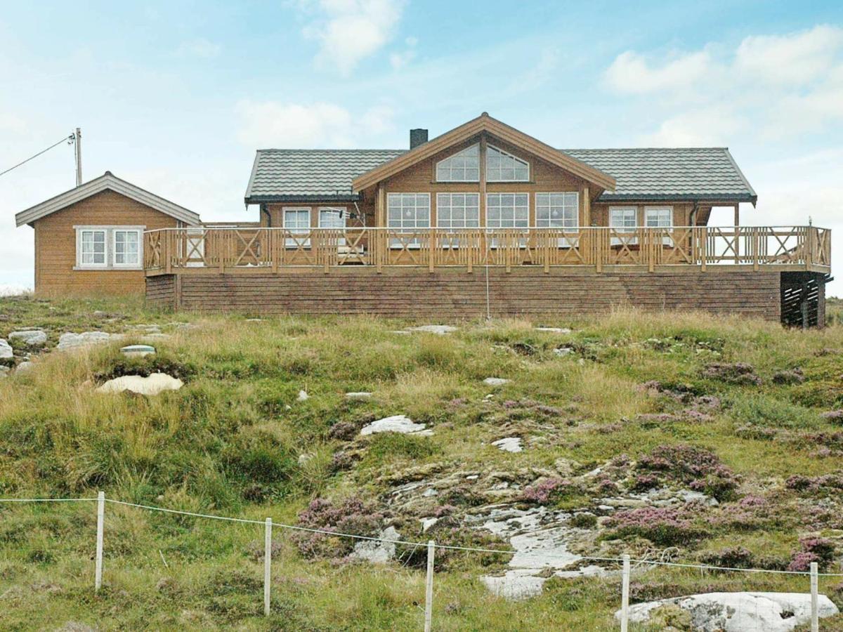 Three-Bedroom Holiday Home In Dyrvik Tuvnes Habitación foto